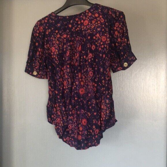 Maeve by Anthropologie Size 0 Blouse Button Front Navy Floral 100% Rayon Boho - Picture 2 of 4